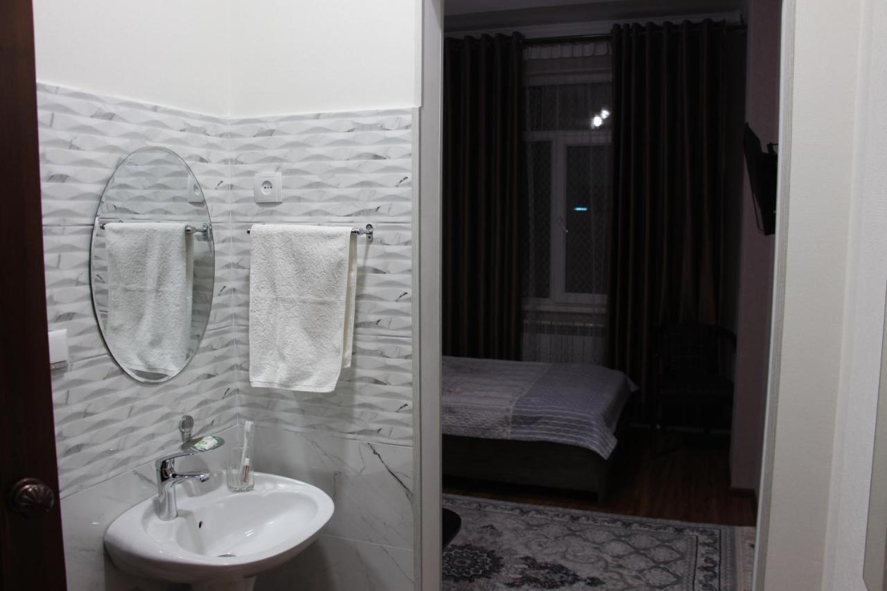 Hotel Avesto Tashkent Bagian luar foto