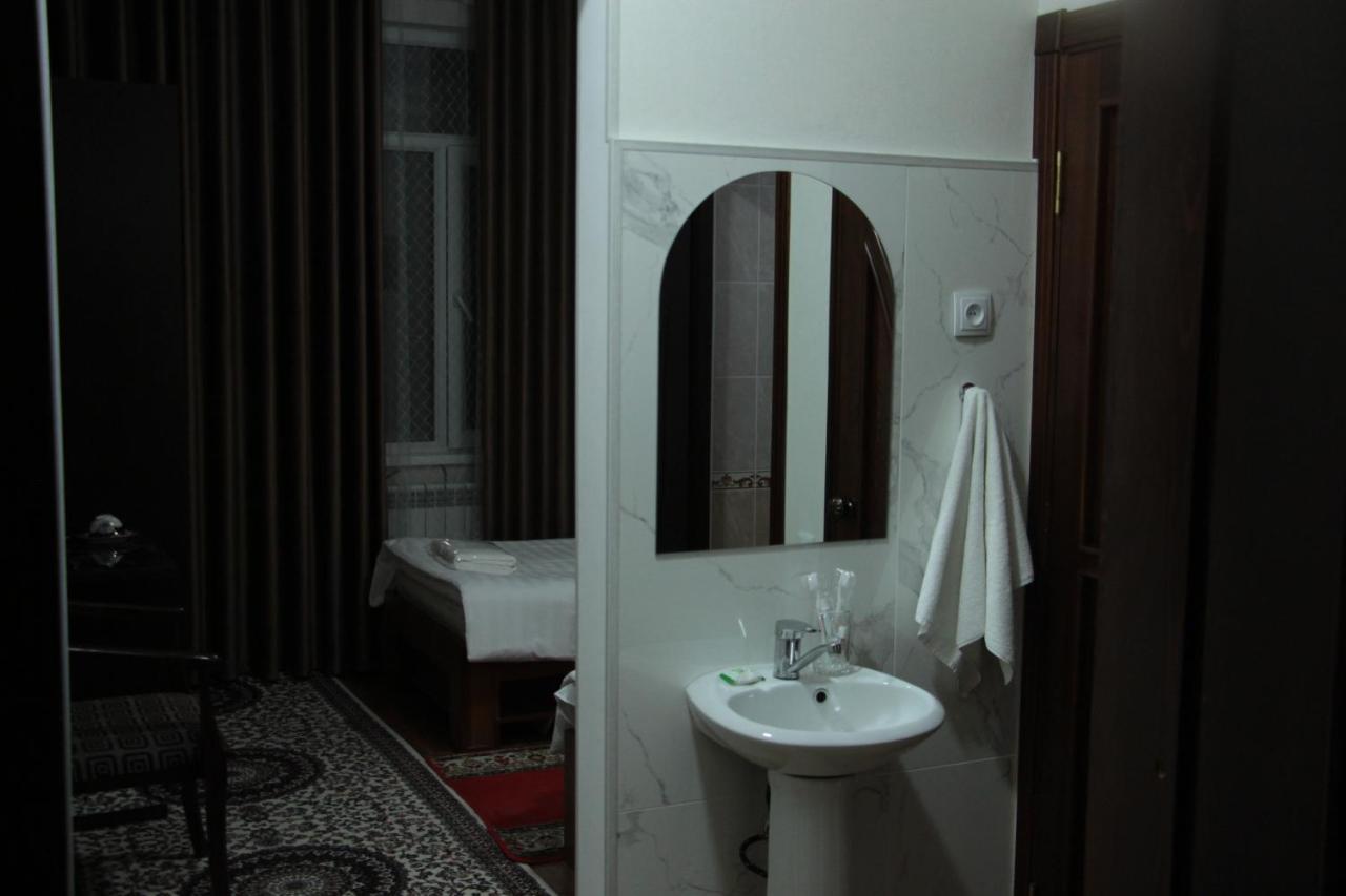 Hotel Avesto Tashkent Bagian luar foto